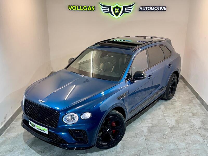 Bentley Bentayga view 3