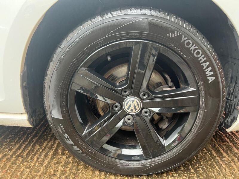 Volkswagen Golf view 22