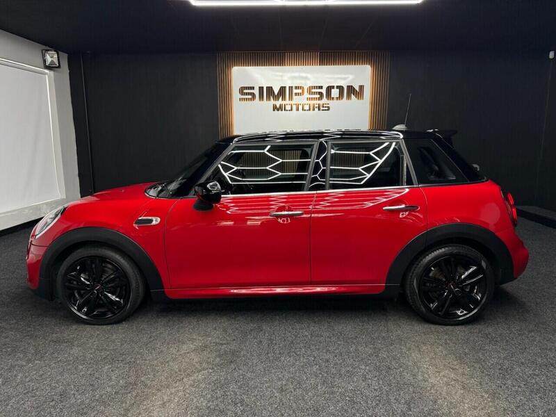 Mini Hatch view 4