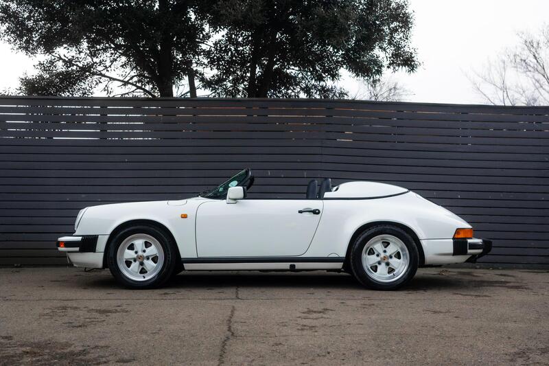 Porsche 911 view 4