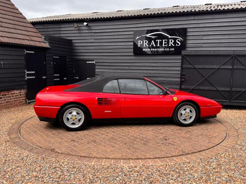 Ferrari Mondial view 5
