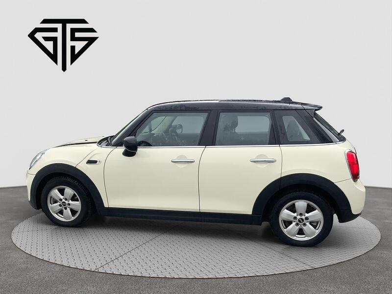 Mini Hatch view 6