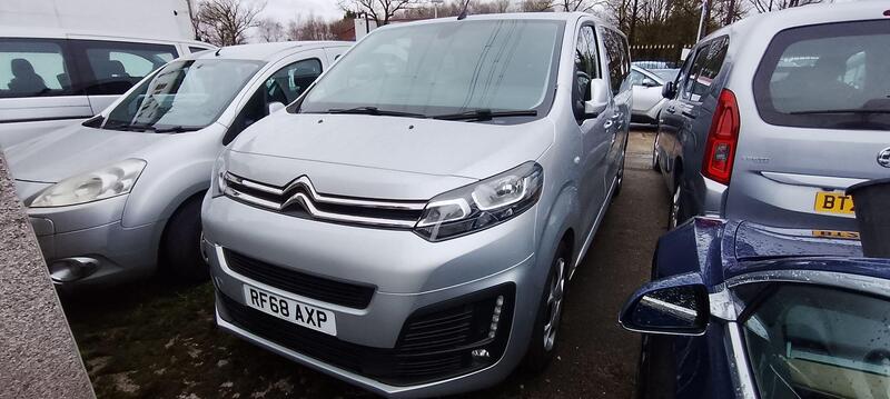 Citroen Spacetourer view 2