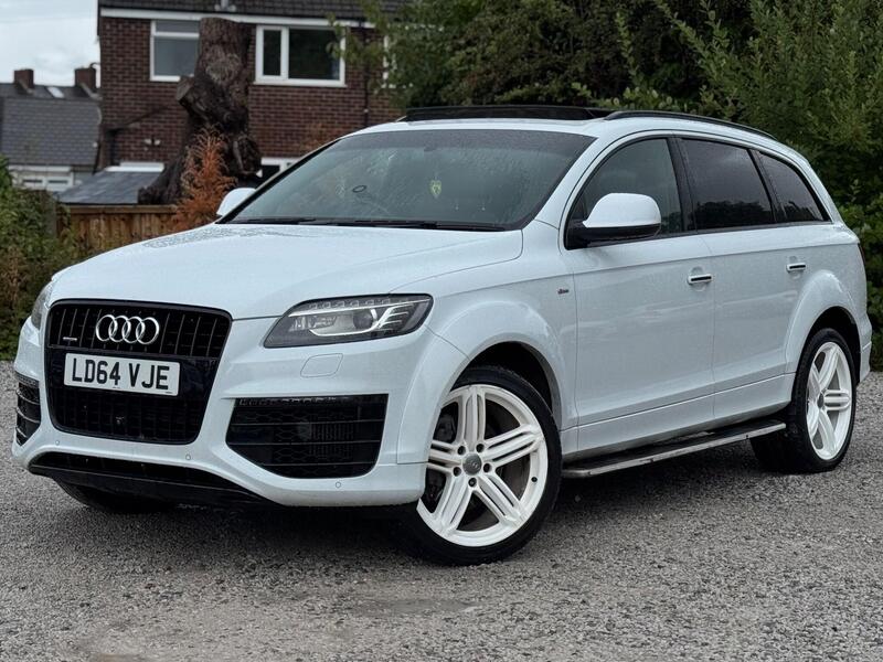 Audi Audi Q7 view 2