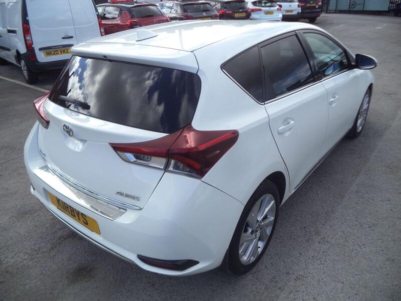 Toyota Auris view 7