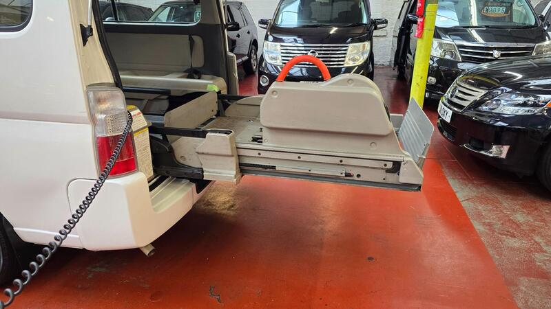 Nissan Elgrand view 7