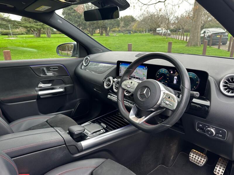 Mercedes-Benz GLA view 7