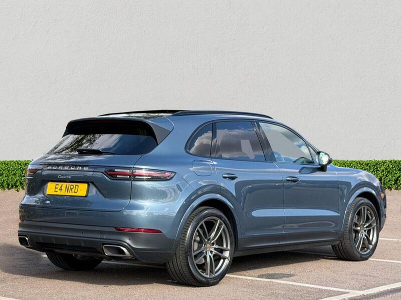 Porsche Cayenne view 7