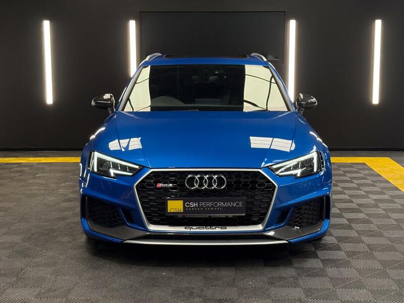 Audi RS4 view 7