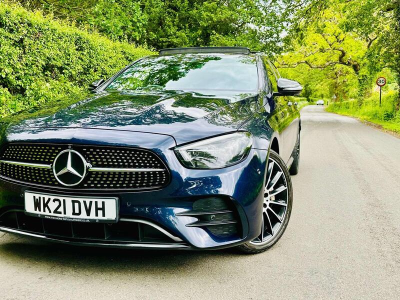 Mercedes-Benz E-Class view 4