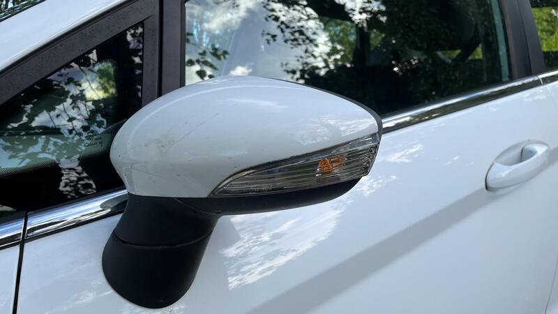 2013 Ford Fiesta — photo 17