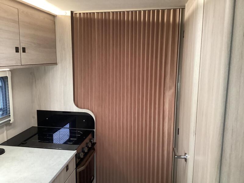 Auto-Trail Expedition C71 — image 26