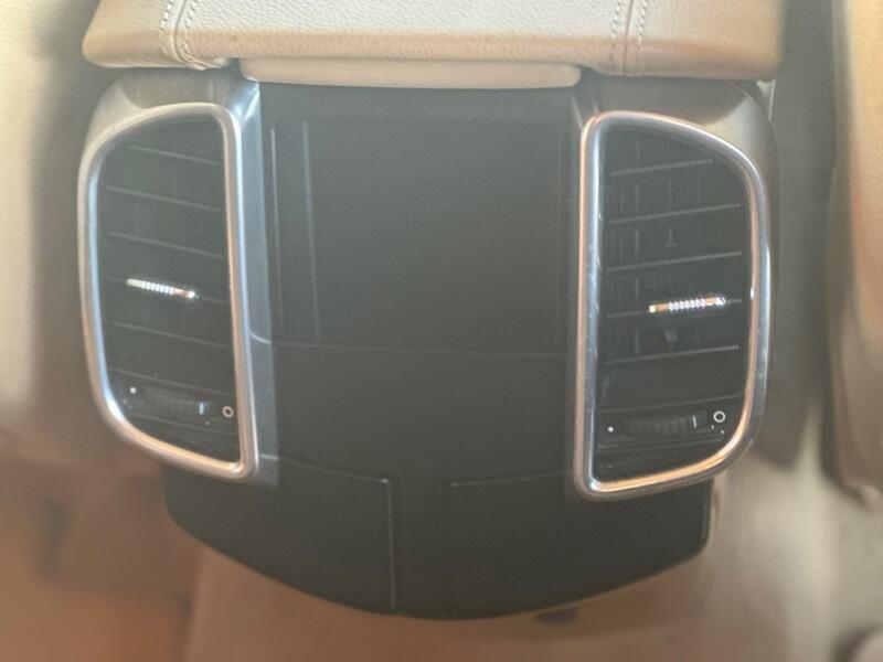 Porsche Cayenne view 55