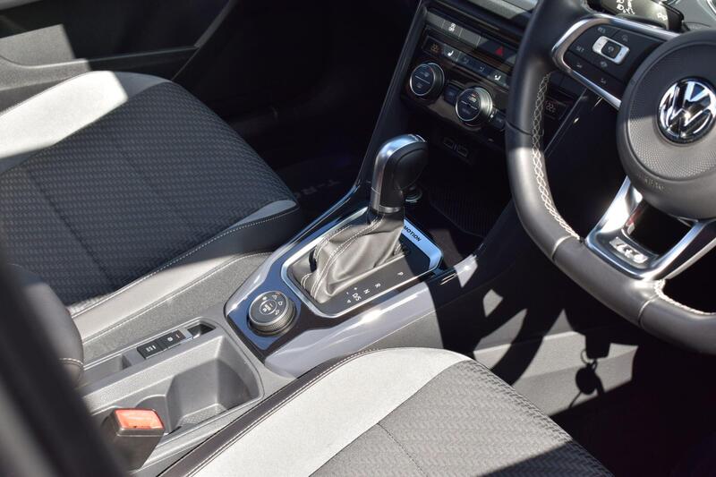 Volkswagen T-Roc view 7