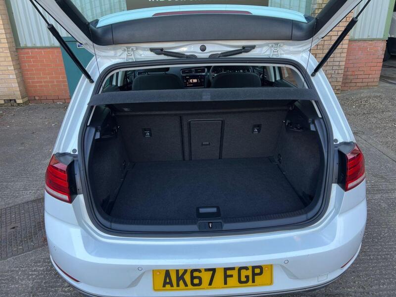 Volkswagen Golf view 13