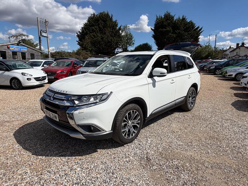 Mitsubishi Outlander view 5