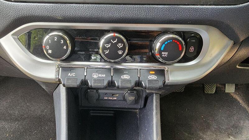 2013 Kia Rio — photo 36