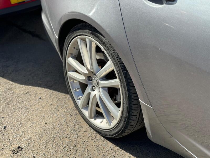 Jaguar XF view 50