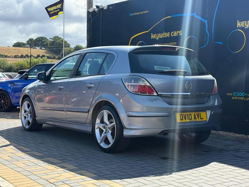 Vauxhall Astra view 3