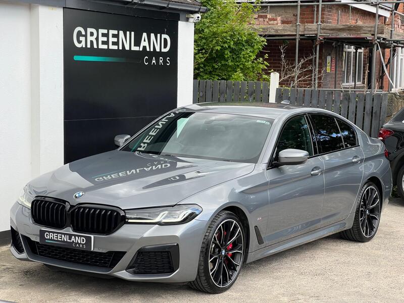BMW 5 Series view 4