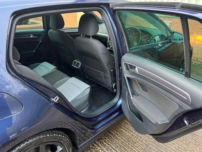 Volkswagen Golf view 13