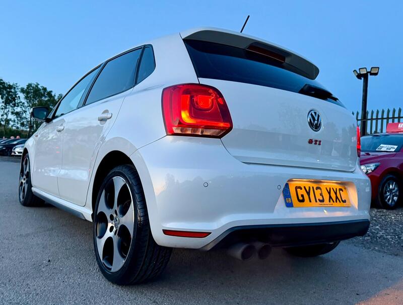 Volkswagen Polo view 4