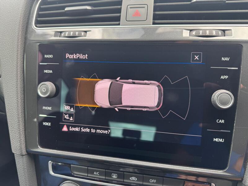 Volkswagen Golf view 2