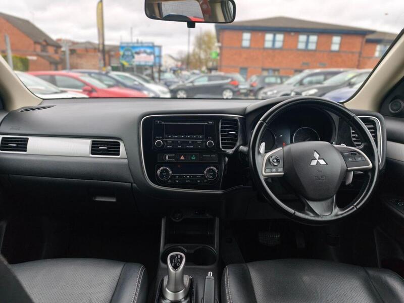 Mitsubishi Outlander view 6