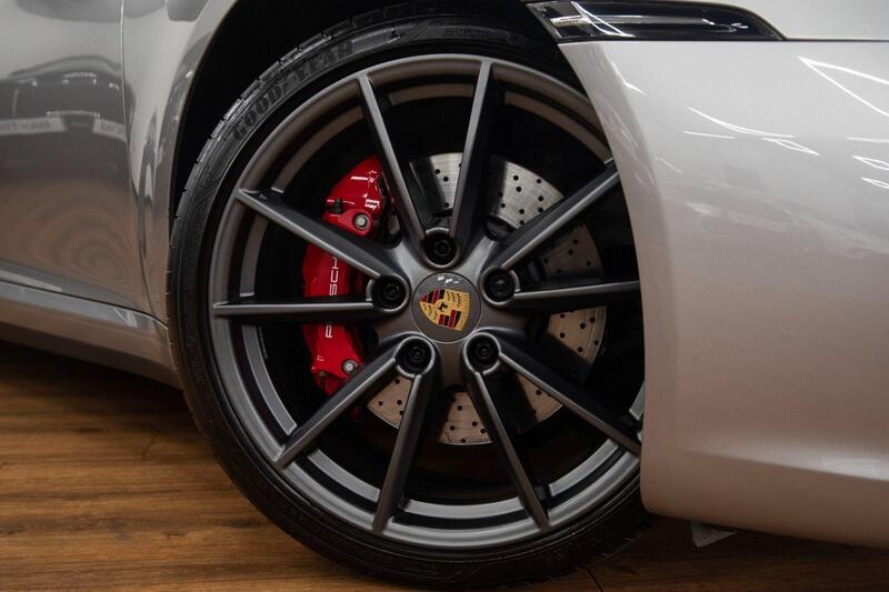 Porsche 911 view 5