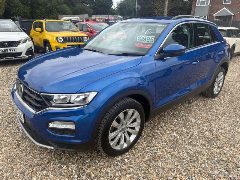 Volkswagen T-Roc view 4