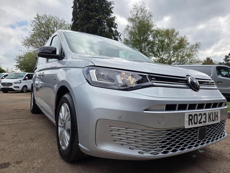 Volkswagen Caddy Maxi view 4