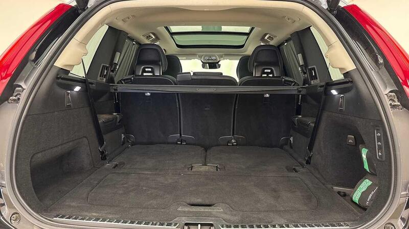 Volvo XC90 view 5