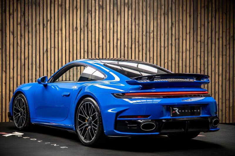 Porsche 911 view 3