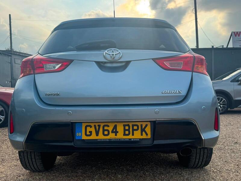 Toyota Auris view 6