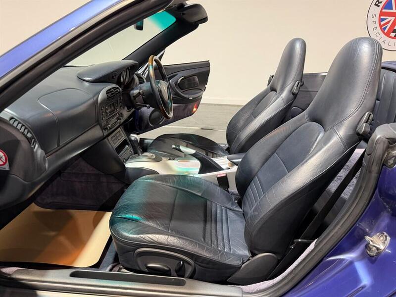 Porsche 911 view 6