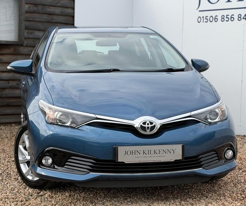 Toyota Auris view 2