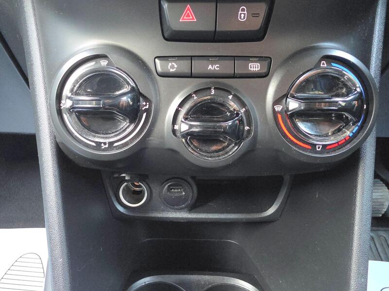 Peugeot 2008 1.2 PureTech Active Euro 6 (s/s) 5dr thumbnail 33