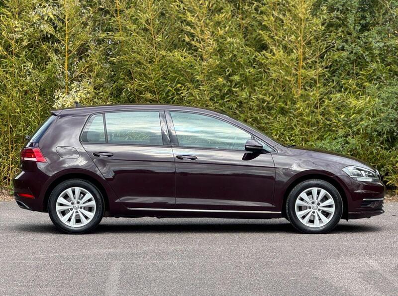 Volkswagen Golf view 3