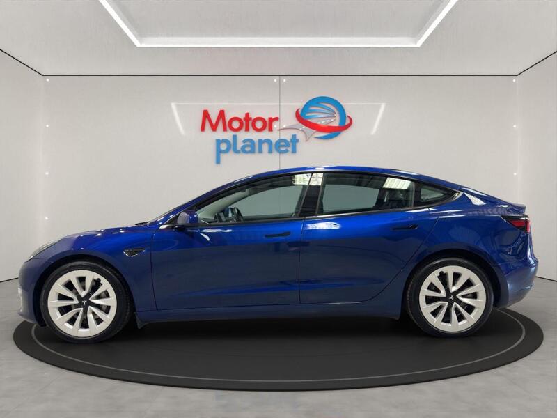Tesla Model 3 view 4