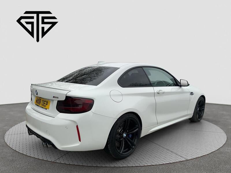 BMW M2 view 3