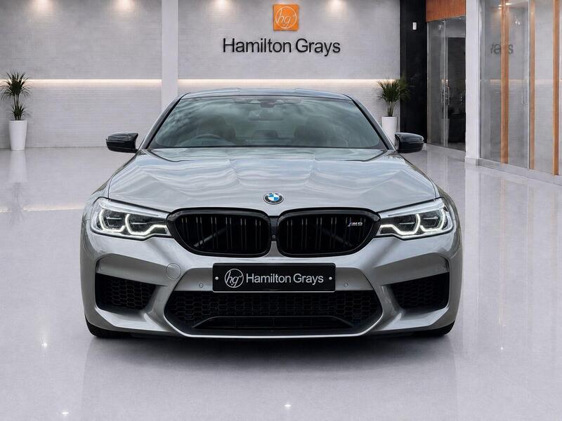 BMW M5 view 4