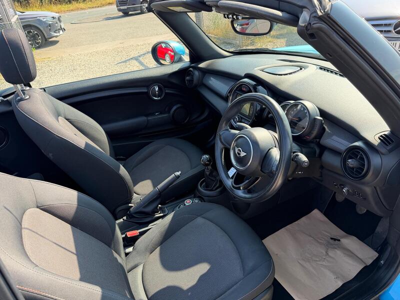 Mini Convertible view 2