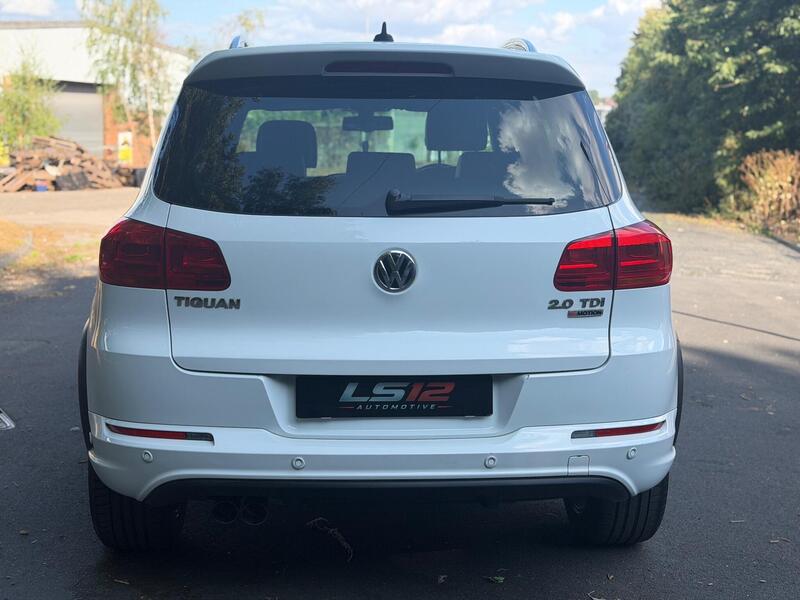 Volkswagen Tiguan view 6