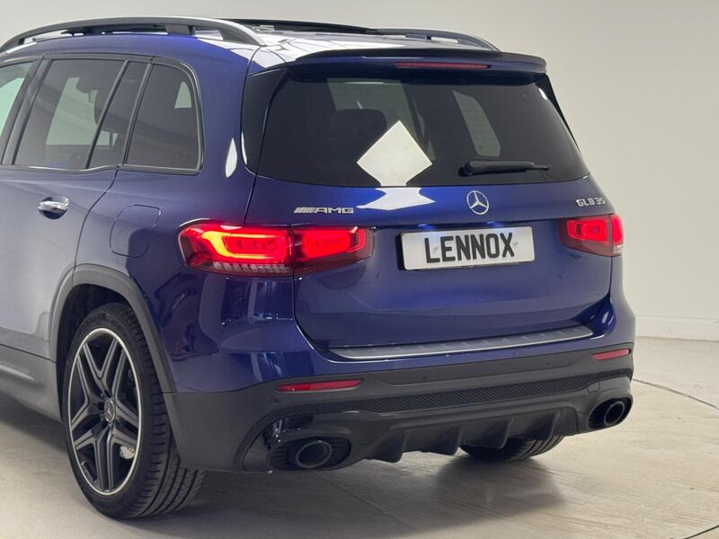 Mercedes-Benz Mercedes-Benz GLB view 4
