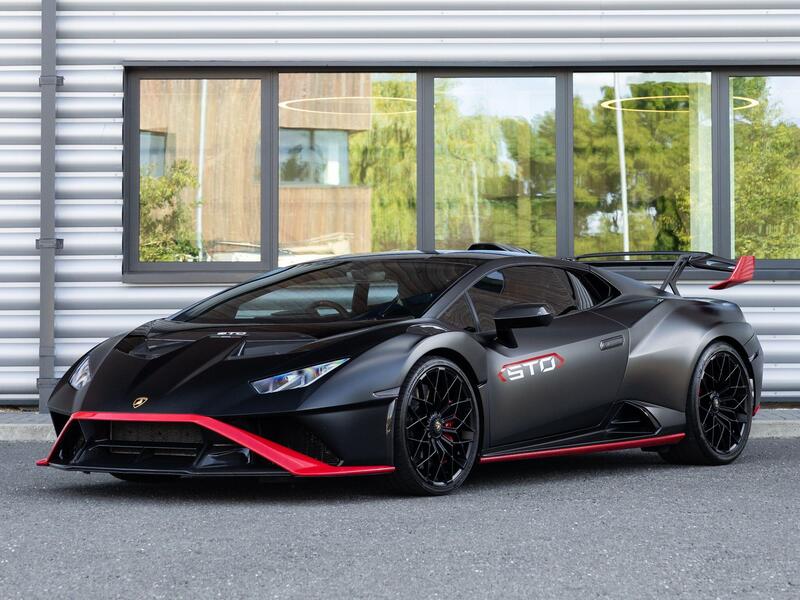 Lamborghini Huracan view 7