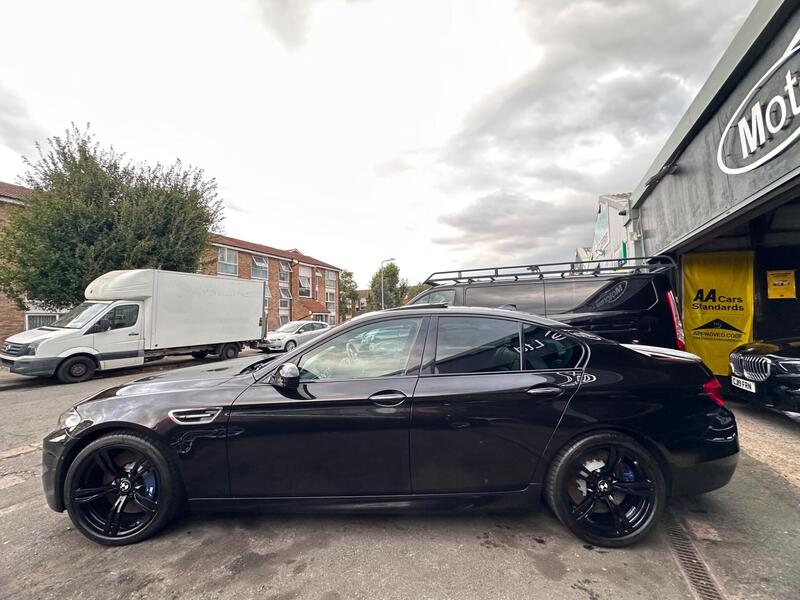 BMW M5 view 5