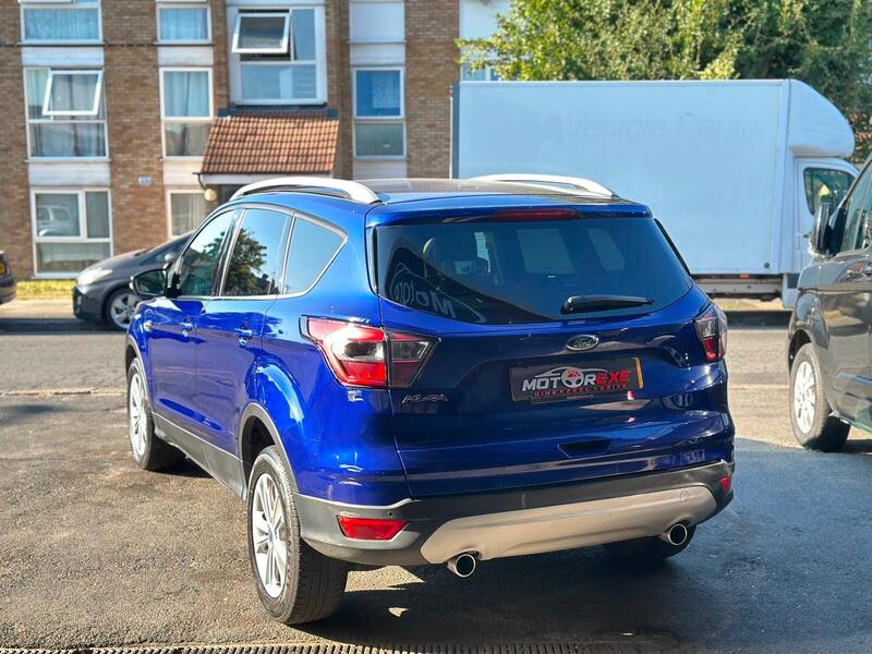 Ford Kuga view 3