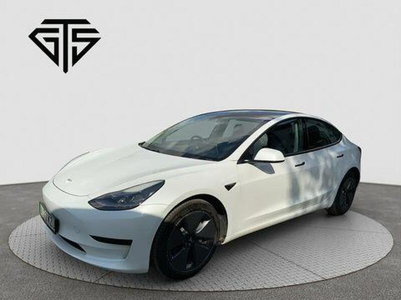 Tesla Model 3 view 7