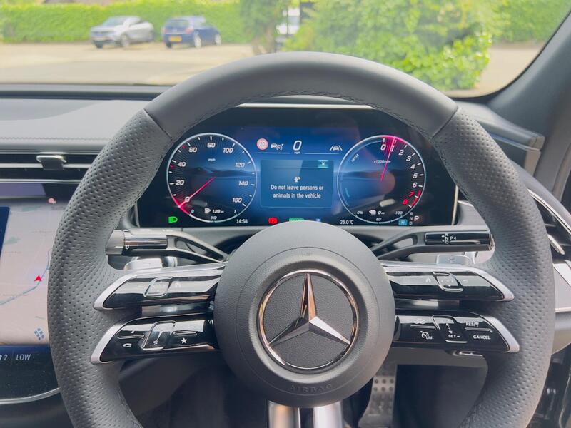 Mercedes-Benz E Class view 61
