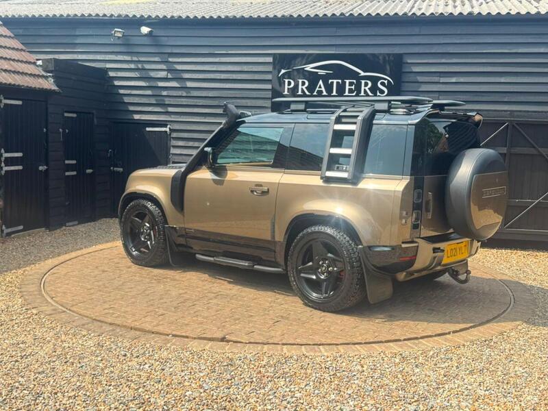 Land Rover Defender view 5